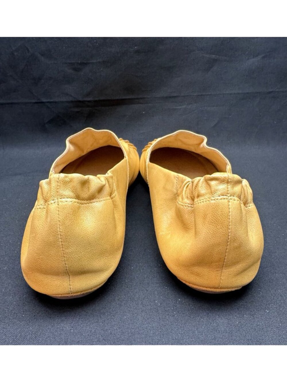 Chocolat Blu Leather Flats Mustard Marigold Yellow Pleated Toe Women's Size 8 - Picture 3 of 9